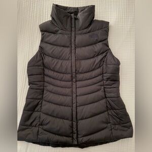 North face women’s black vest size s